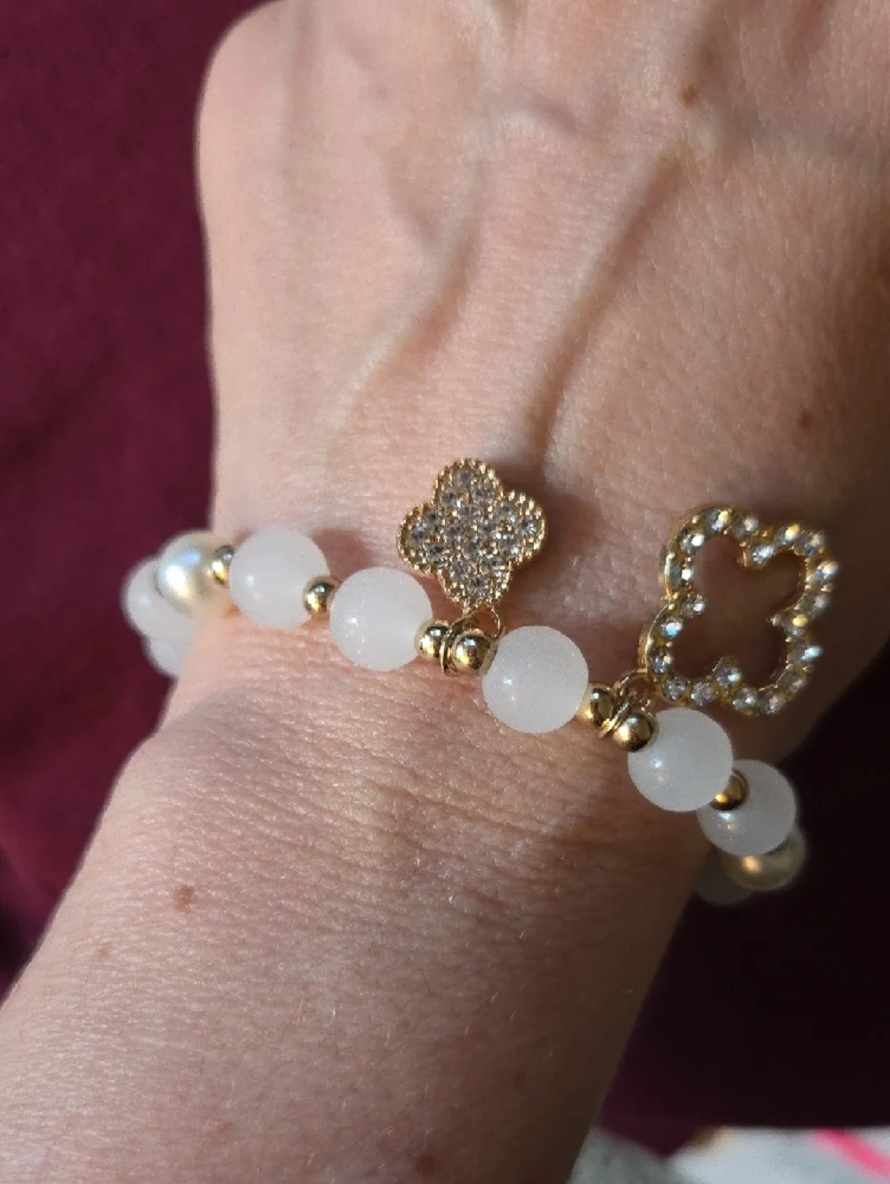 Elegant White Bead & Gold Finish Charm Bracelet Faux Pearl Crystal Accent 7 Inch